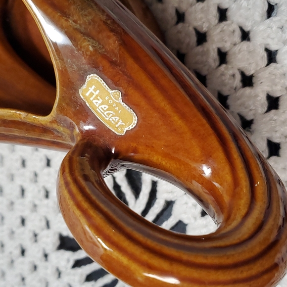 Royal Hargar Cornucopia Planter - Picture 3 of 5